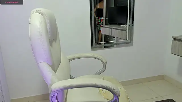 Snapshot of dahian_carter chatting on 16, 10, 2025 dahian carter online show from 16, 10, 2025