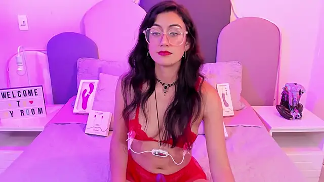 SophieGomez22 online show from 7, 1, 2025