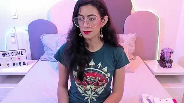 SophieGomez22 online show from 8, 1, 2025