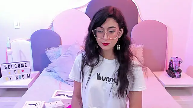 SophieGomez22 online show from 11, 1, 2025
