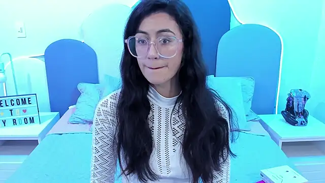 SophieGomez22 online show from 22, 1, 2025