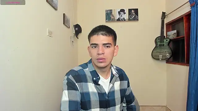 Ares Johnson online show from 4, 2, 2025