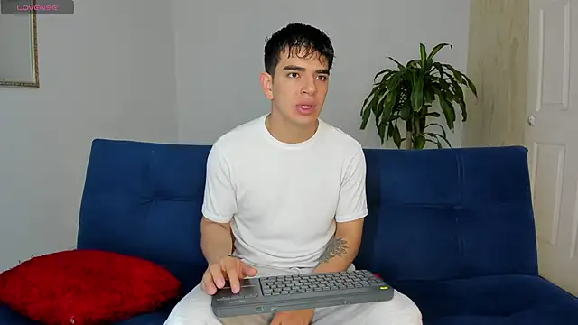 Ares Johnson online show from 27, 10, 2025