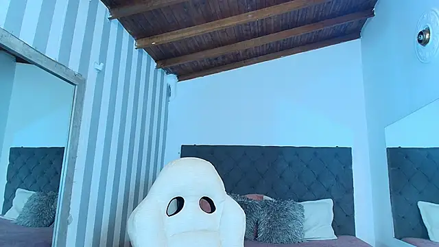 rebeca cortez  online show from 7, 1, 2025