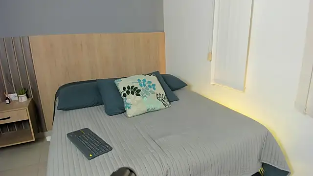 rebeca cortez  online show from 20, 10, 2025