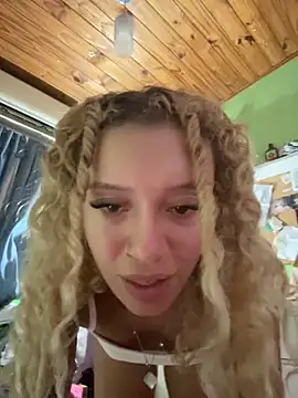 Snapshot of darkazulqueen2 chatting on 7, 2, 2025 darkazulqueen2 online show from 7, 2, 2025