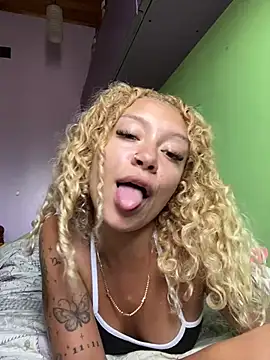 Snapshot of darkazulqueen2 chatting on 27, 2, 2025 darkazulqueen2 online show from 27, 2, 2025