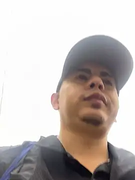 Snapshot of DanielGomez9 chatting on 6, 2, 2025 DanielGomez9 online show from 6, 2, 2025