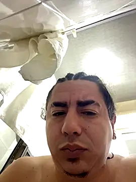 Snapshot of DanielGomez9 chatting on 18, 9, 2025 DanielGomez9 online show from 18, 9, 2025