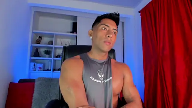 Snapshot of Couple_muscle1 chatting on 2, 12, 2024 Couple muscle1 online show from 2, 12, 2024