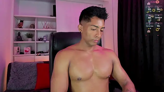 Snapshot of Couple_muscle1 chatting on 21, 12, 2024 Couple muscle1 online show from 21, 12, 2024