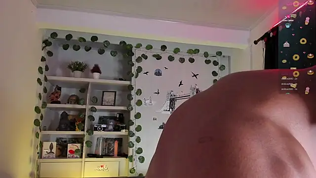 Snapshot of Couple_muscle1 chatting on 23, 12, 2024 Couple muscle1 online show from 23, 12, 2024