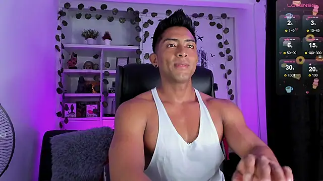 Snapshot of Couple_muscle1 chatting on 26, 12, 2024 Couple muscle1 online show from 26, 12, 2024