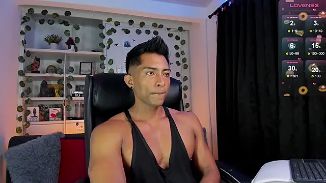 Snapshot of Couple_muscle1 chatting on 29, 12, 2024 Couple muscle1 online show from 29, 12, 2024