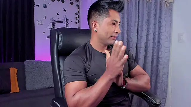 Snapshot of Couple_muscle1 chatting on 17, 3, 2025 Couple muscle1 online show from 17, 3, 2025