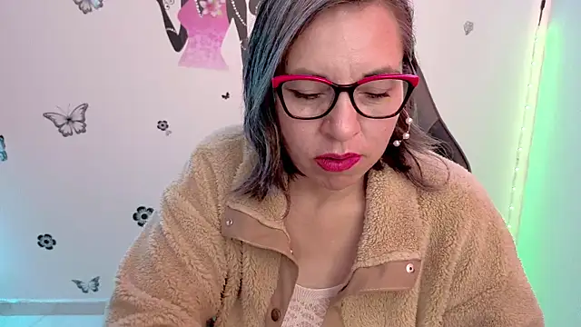 Lady breaks hearts online show from 3, 6, 2026