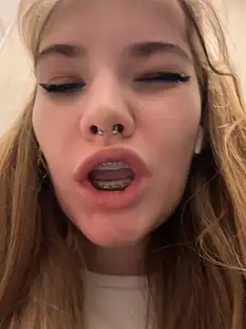 Snapshot of Holy_Tereza chatting on 3, 12, 2024 Holy Tereza online show from 3, 12, 2024