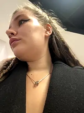 Snapshot of Holy_Tereza chatting on 9, 11, 2025 Holy Tereza online show from 9, 11, 2025