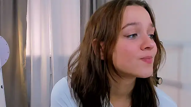 Snapshot of Addelin_Moon chatting on 12, 9, 2025 Addelin Moon online show from 12, 9, 2025