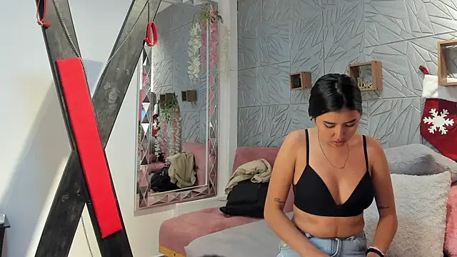 Snapshot of LilithKlain_ chatting on 21, 12, 2024 LilithKlain online show from 21, 12, 2024