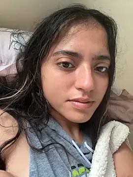 Snapshot of ViolettaSummer chatting on 8, 11, 2025 ViolettaSummer online show from 8, 11, 2025