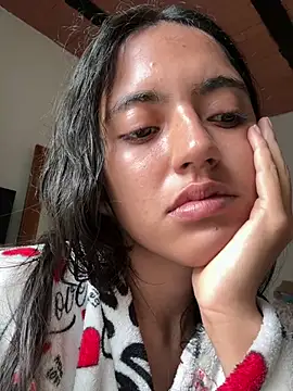 Snapshot of ViolettaSummer chatting on 5, 3, 2026 ViolettaSummer online show from 5, 3, 2026