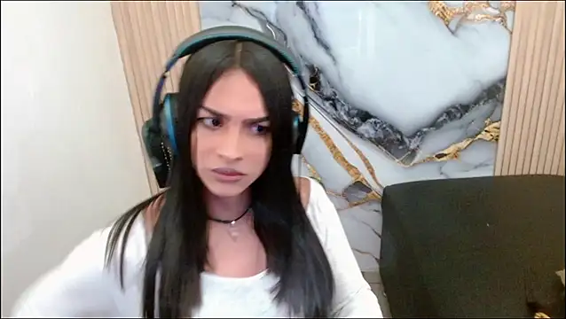 Dollbehavior  online show from 13, 9, 2025