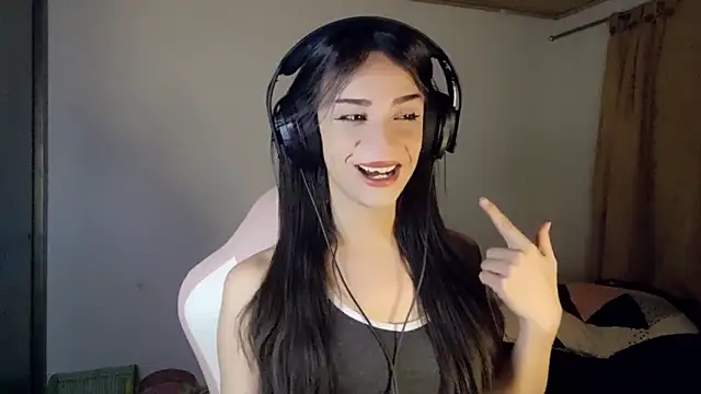 Dollbehavior  online show from 14, 4, 2026