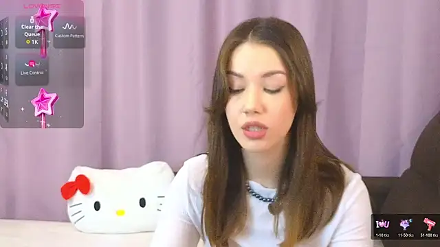 Snapshot of ellie_kramer chatting on 6, 4, 2026 ellie kramer online show from 6, 4, 2026