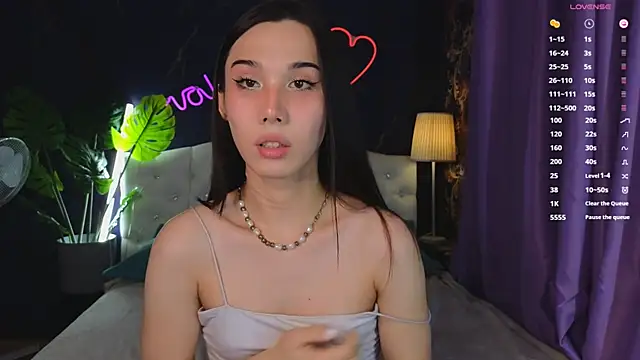 Kaia Sunshine Mia online show from 30, 1, 2025