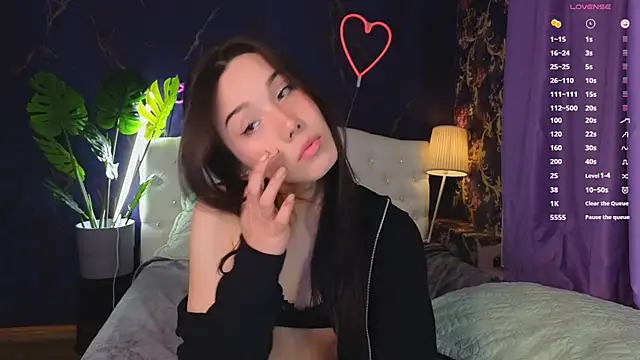 Kaia Sunshine Mia online show from 10, 3, 2025