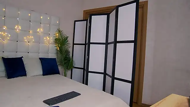 NicoleRosss online show from 3, 2, 2025