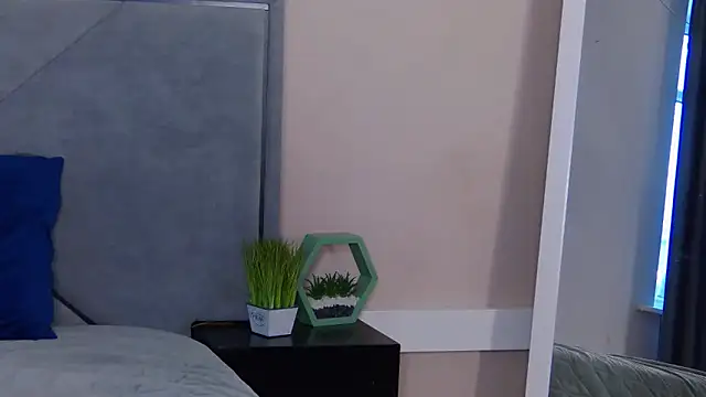 Snapshot of NicoleRosss chatting on 15, 4, 2026 NicoleRosss online show from 15, 4, 2026