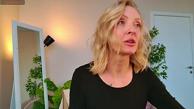 sexuallycorrecte online show from 8, 3, 2026