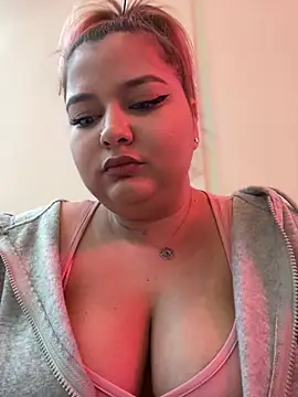 Snapshot of AllysonK chatting on 21, 12, 2024 AllysonK online show from 21, 12, 2024