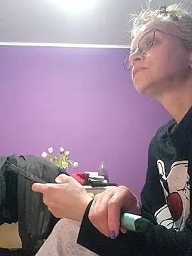 BritneyHudson online show from 5, 3, 2026