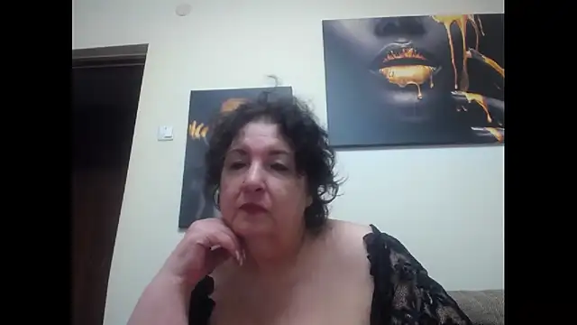 Snapshot of maturekorine chatting on 13, 9, 2025 maturekorine online show from 13, 9, 2025