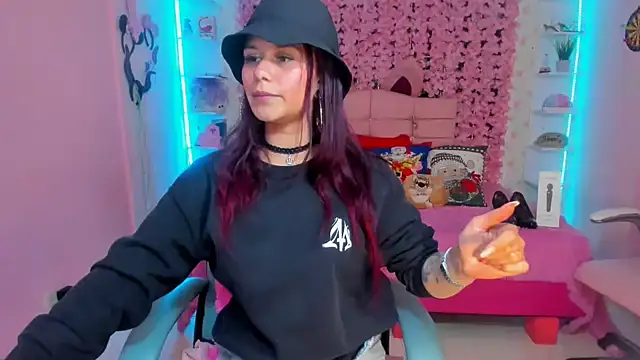 Snapshot of red_moon_2 chatting on 20, 12, 2024 red moon 2 online show from 20, 12, 2024