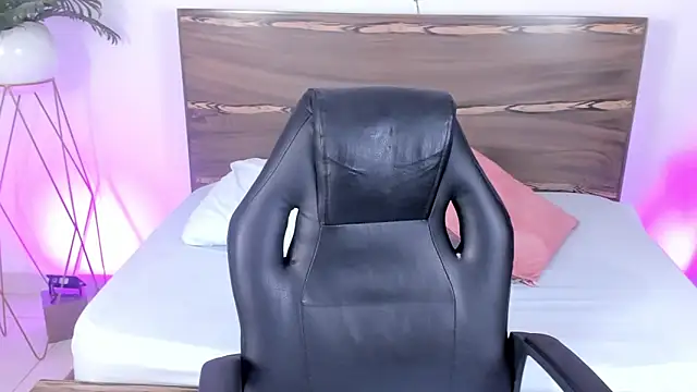 ivette bocelly online show from 28, 2, 2025