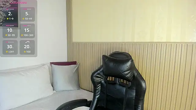 Snapshot of summer_night_ chatting on 27, 9, 2025 summer night  online show from 27, 9, 2025