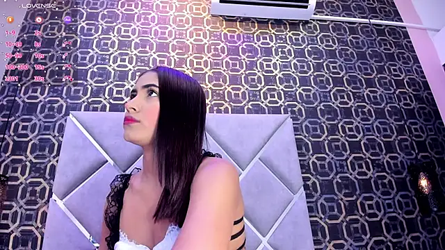 Snapshot of CherryBlossom23 chatting on 4, 11, 2025 CherryBlossom23 online show from 4, 11, 2025