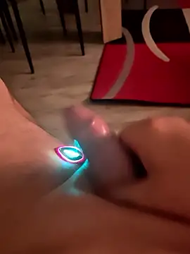 Szeltolo001 online show from 13, 1, 2026