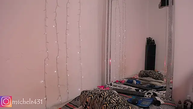 Mia  reys online show from 2, 2, 2025