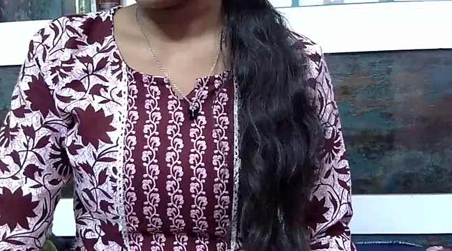 Snapshot of momo_lov chatting on 2, 12, 2024 momo lov online show from 2, 12, 2024