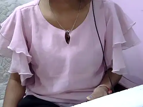 Snapshot of momo_lov chatting on 20, 12, 2024 momo lov online show from 20, 12, 2024