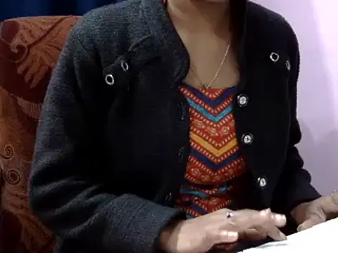 Snapshot of momo_lov chatting on 5, 1, 2025 momo lov online show from 5, 1, 2025