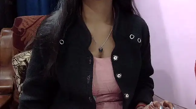 Snapshot of momo_lov chatting on 11, 1, 2025 momo lov online show from 11, 1, 2025