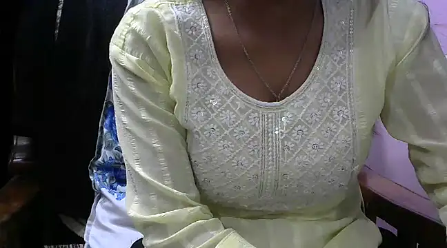 Snapshot of momo_lov chatting on 12, 2, 2025 momo lov online show from 12, 2, 2025