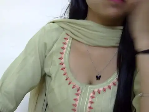 Snapshot of momo_lov chatting on 18, 3, 2025 momo lov online show from 18, 3, 2025