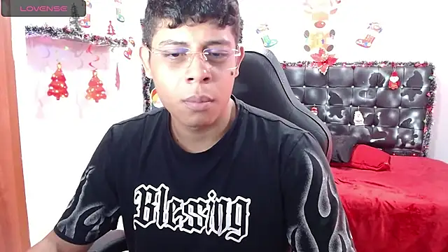 Snapshot of Wiiliam_20 chatting on 16, 12, 2024 Wiiliam 20 online show from 16, 12, 2024